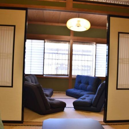 Cheaper For 6Th & 7Th Guest 市街地中心部 一棟貸しの宿 Guest House Don'S Home Takayama  Esterno foto