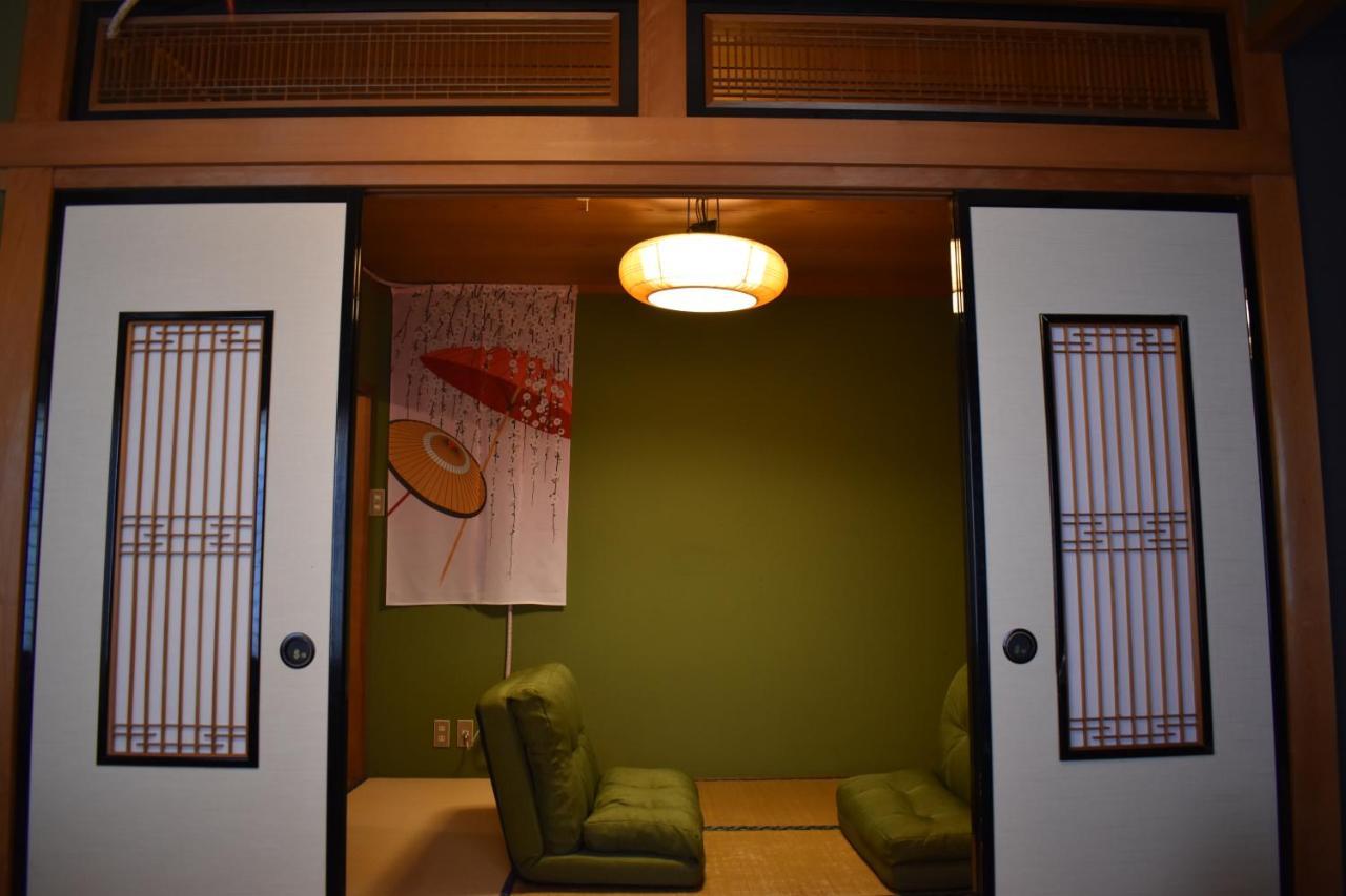 Cheaper For 6Th & 7Th Guest 市街地中心部 一棟貸しの宿 Guest House Don'S Home Takayama  Esterno foto